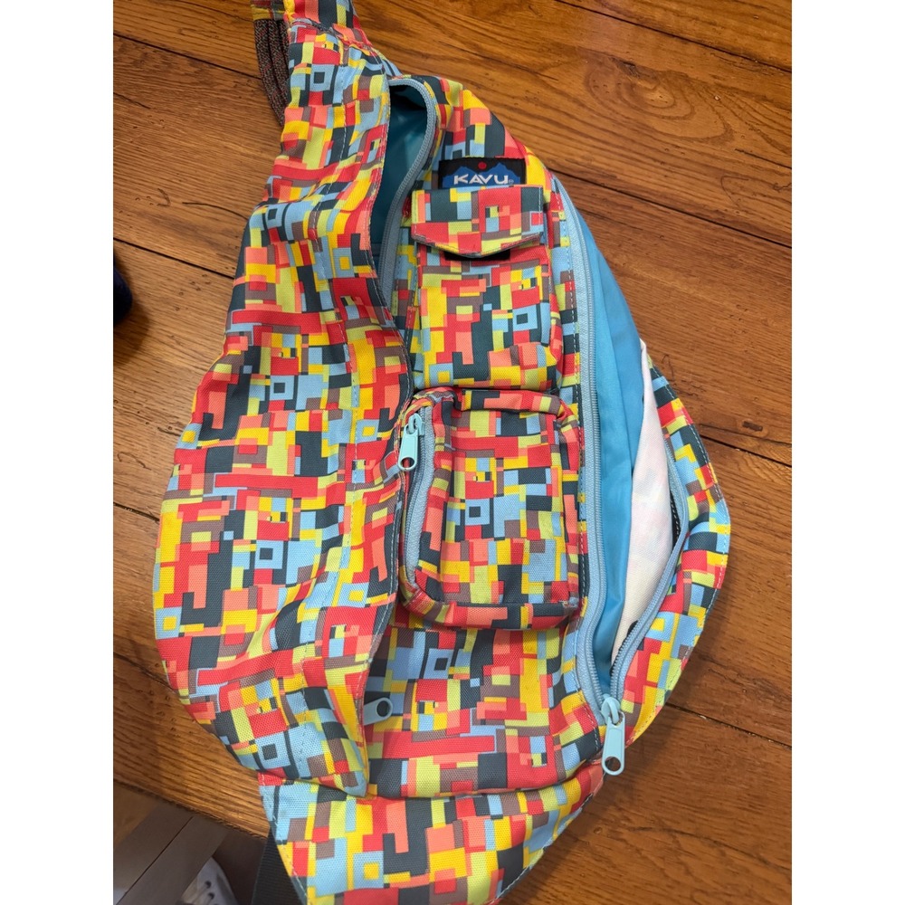 KAVU Sling Backpack Bag Colorful Geometric‎ Print Adjustable Strap